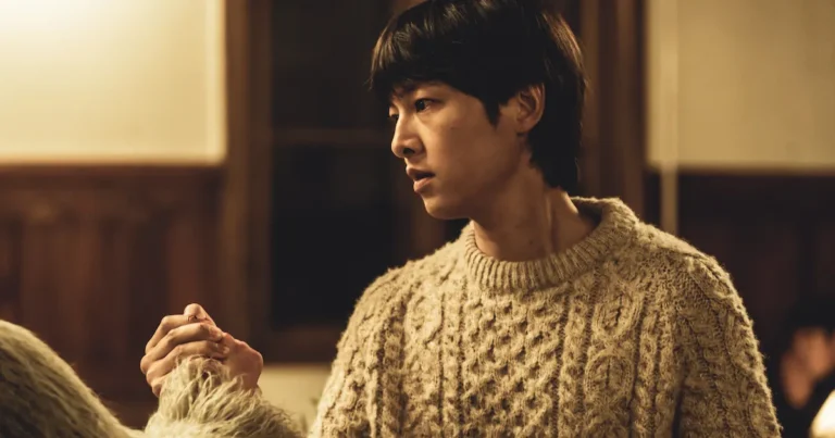 Song Joong-ki como Loh Kiwan em My Name is Loh Kiwan (Netflix).